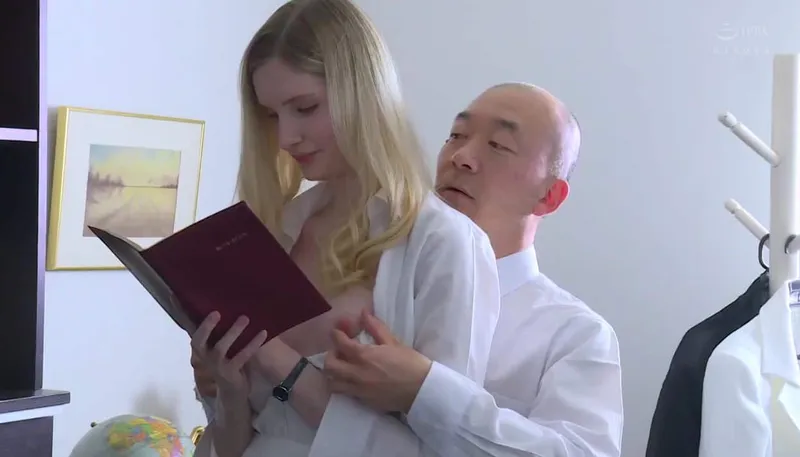 Bà xã chấp nhận làm gấu cho đối tác của Ông xã để trả nợ